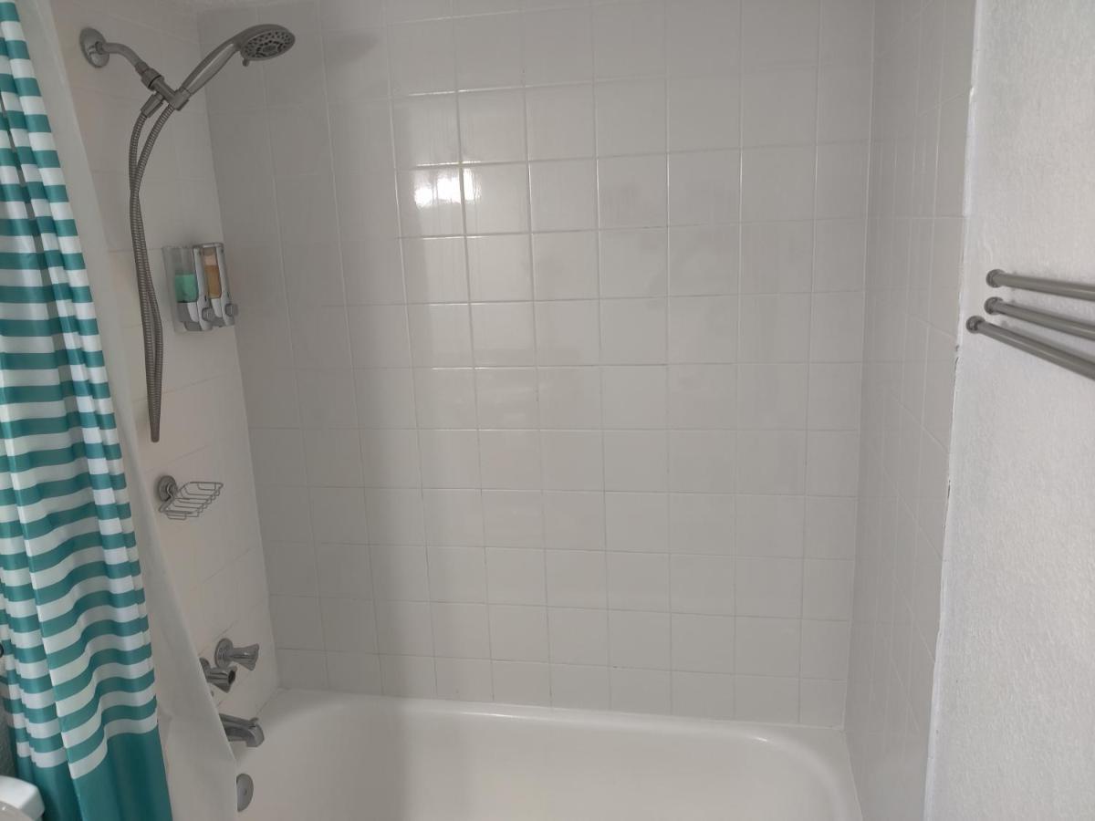 Centauri Vacation Rentals Beautiful 2-Bedroom Condo, Near All Orlando Attractions, Free Parking & Wi-Fi, King Bed, #1 외부 사진