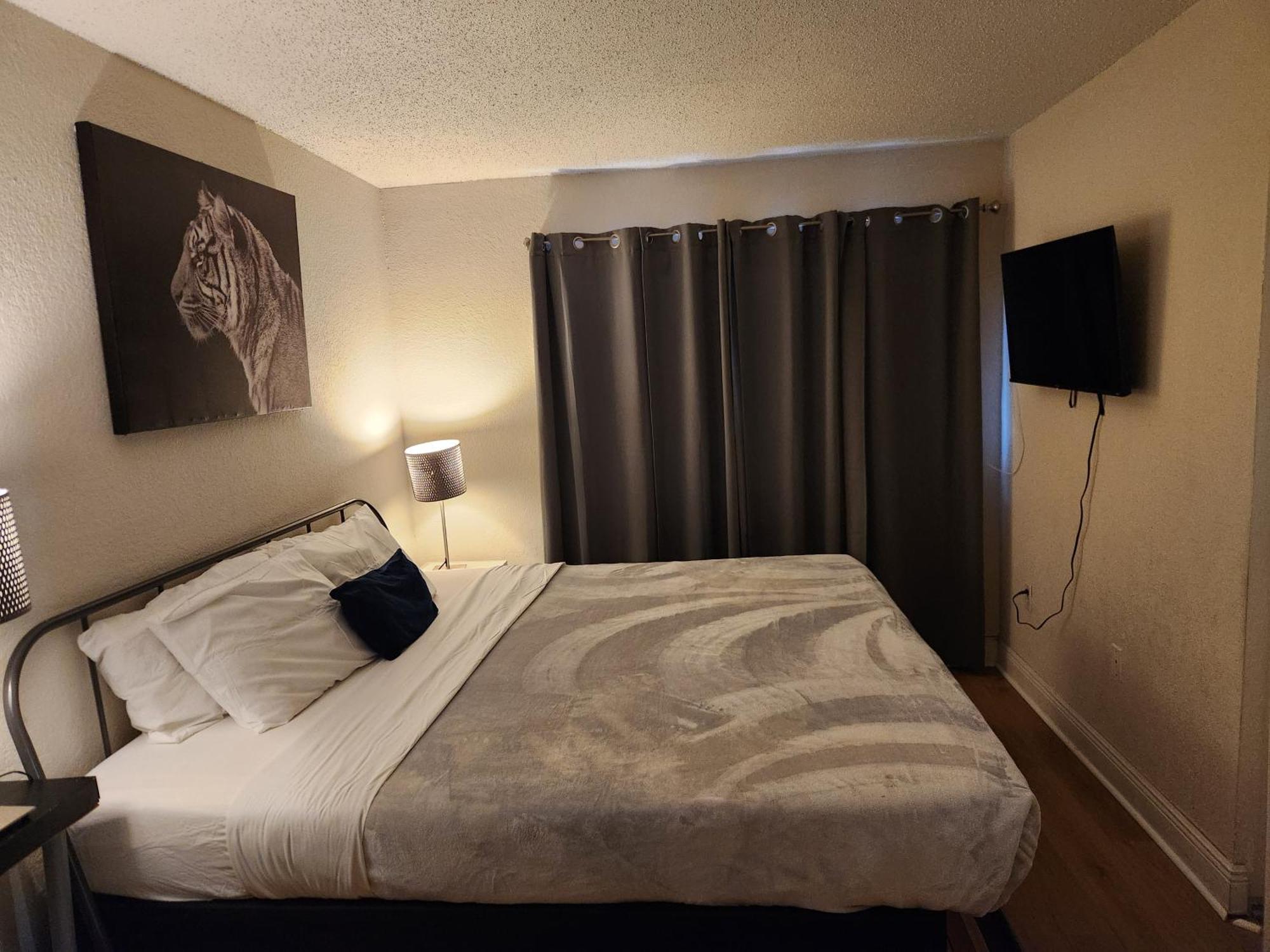 Centauri Vacation Rentals Beautiful 2-Bedroom Condo, Near All Orlando Attractions, Free Parking & Wi-Fi, King Bed, #1 외부 사진